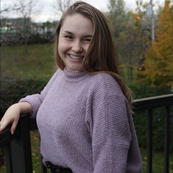 Meet your Posher, Élizabeth - Picture 1 of 1